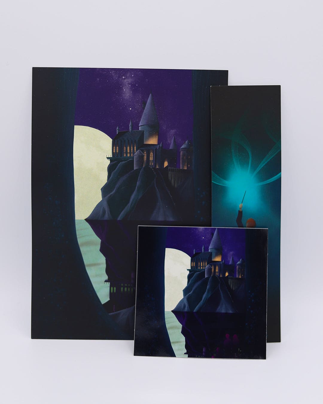 Illustrations château de Poudlard au clair de lune et de Newt Scamander