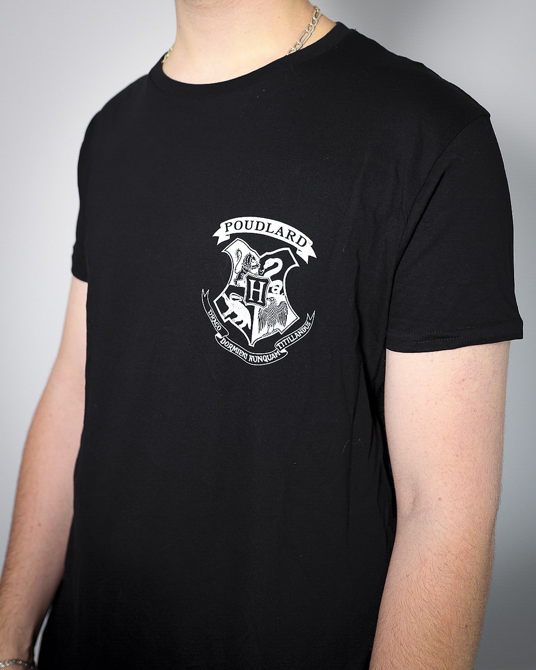 T-shirt noir blason de Poudlard